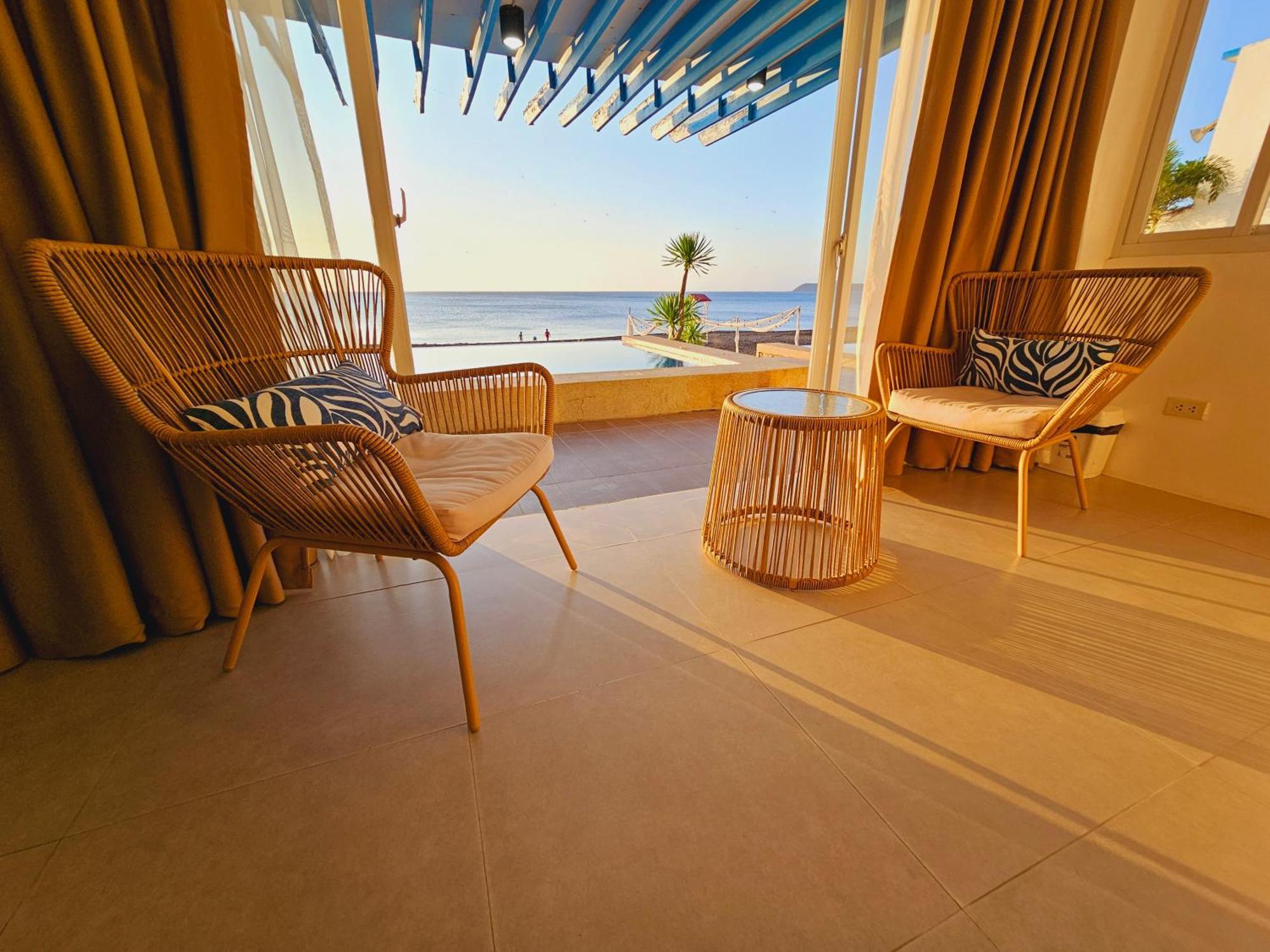 Santa Ana  Blue Coast Beach Hotel מראה חיצוני תמונה